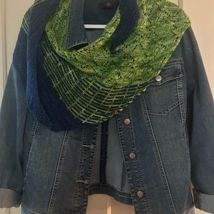 Hand knit shawlette